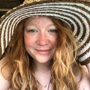 Meet your Posher, Hali